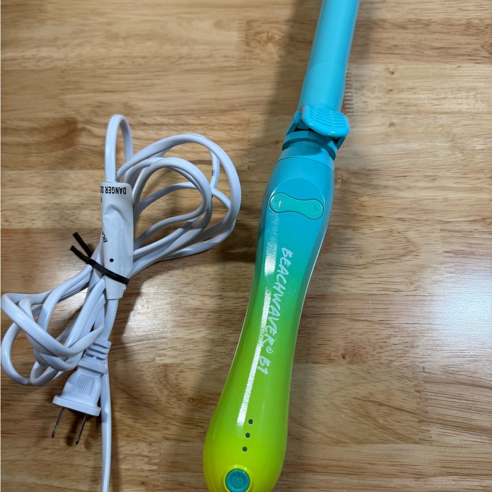 Beachwaver B1 ocean ombré limited edition color